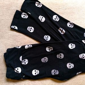 💀Black and Silver Skull Leggings💀